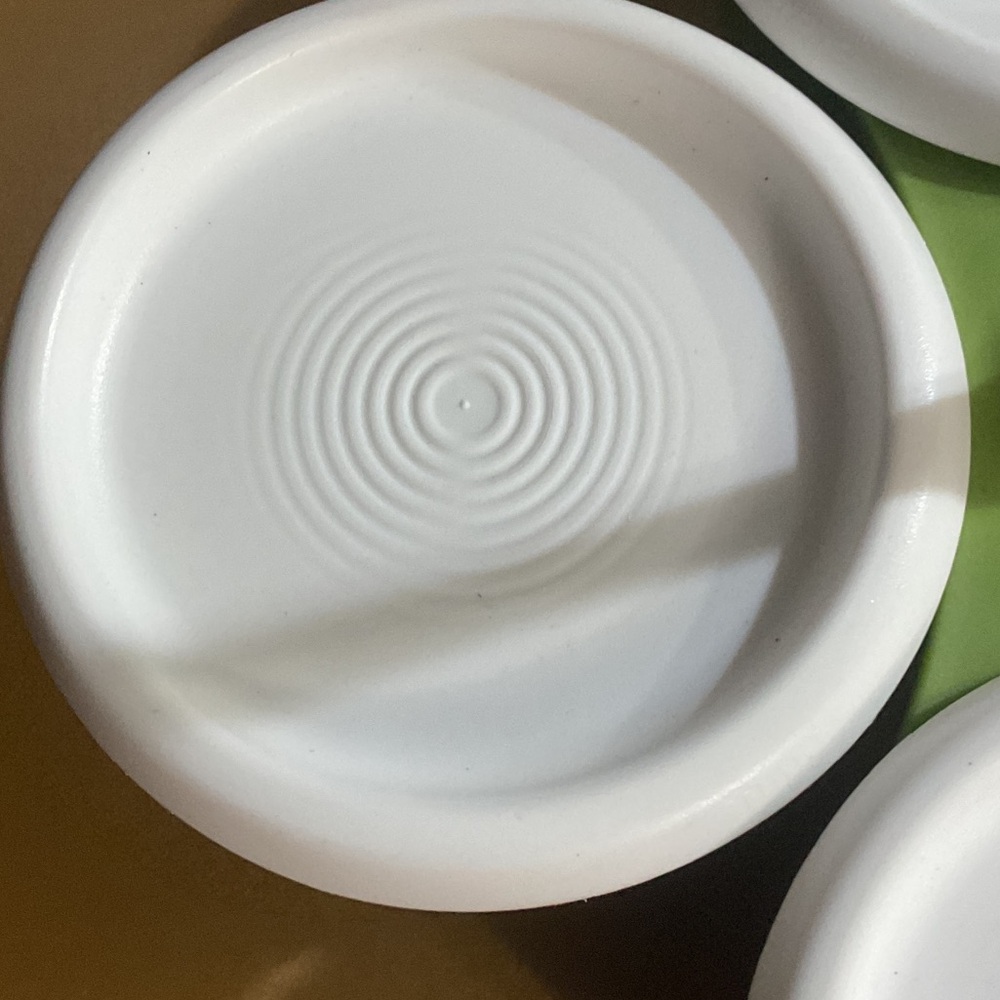 Tupperware Green and White condiments server. - Picture 4 of 8